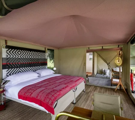 dsc1634_guest_tent_interior