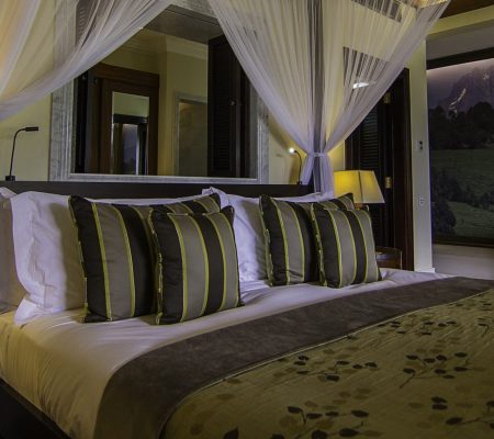 hemingways-nairobi-kenya-double-bed-yellow-zebra-safaris